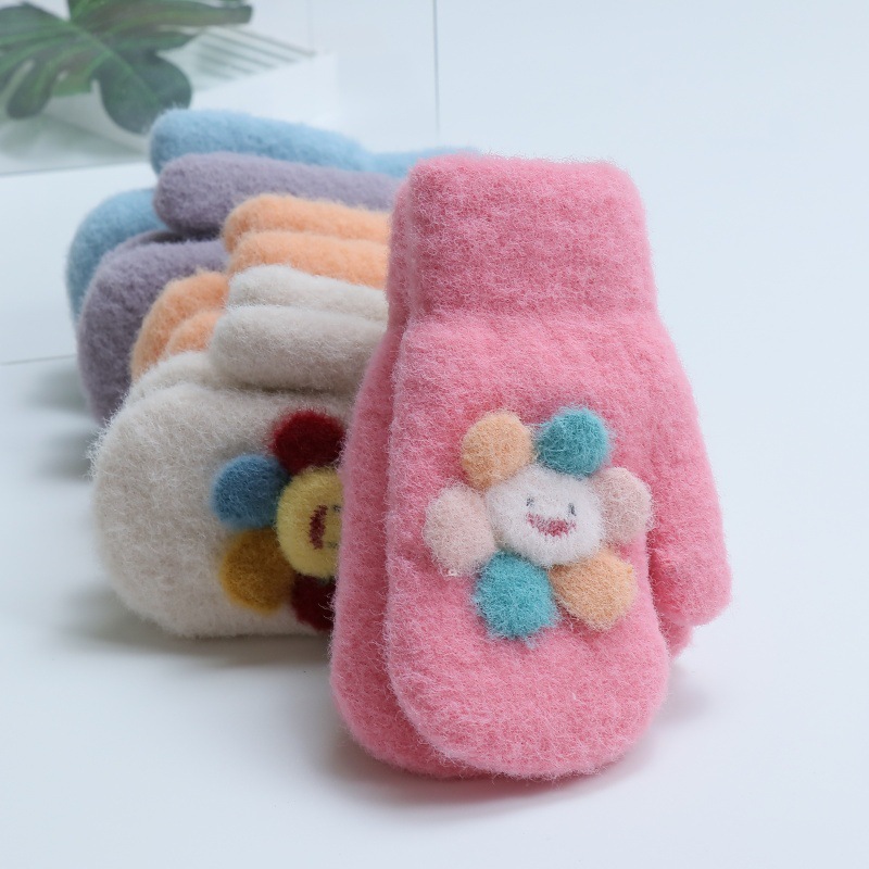 Cartoon children's keep warm knitted winter gloves for boys