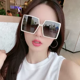 太阳镜;框架眼镜;眼镜盒/包