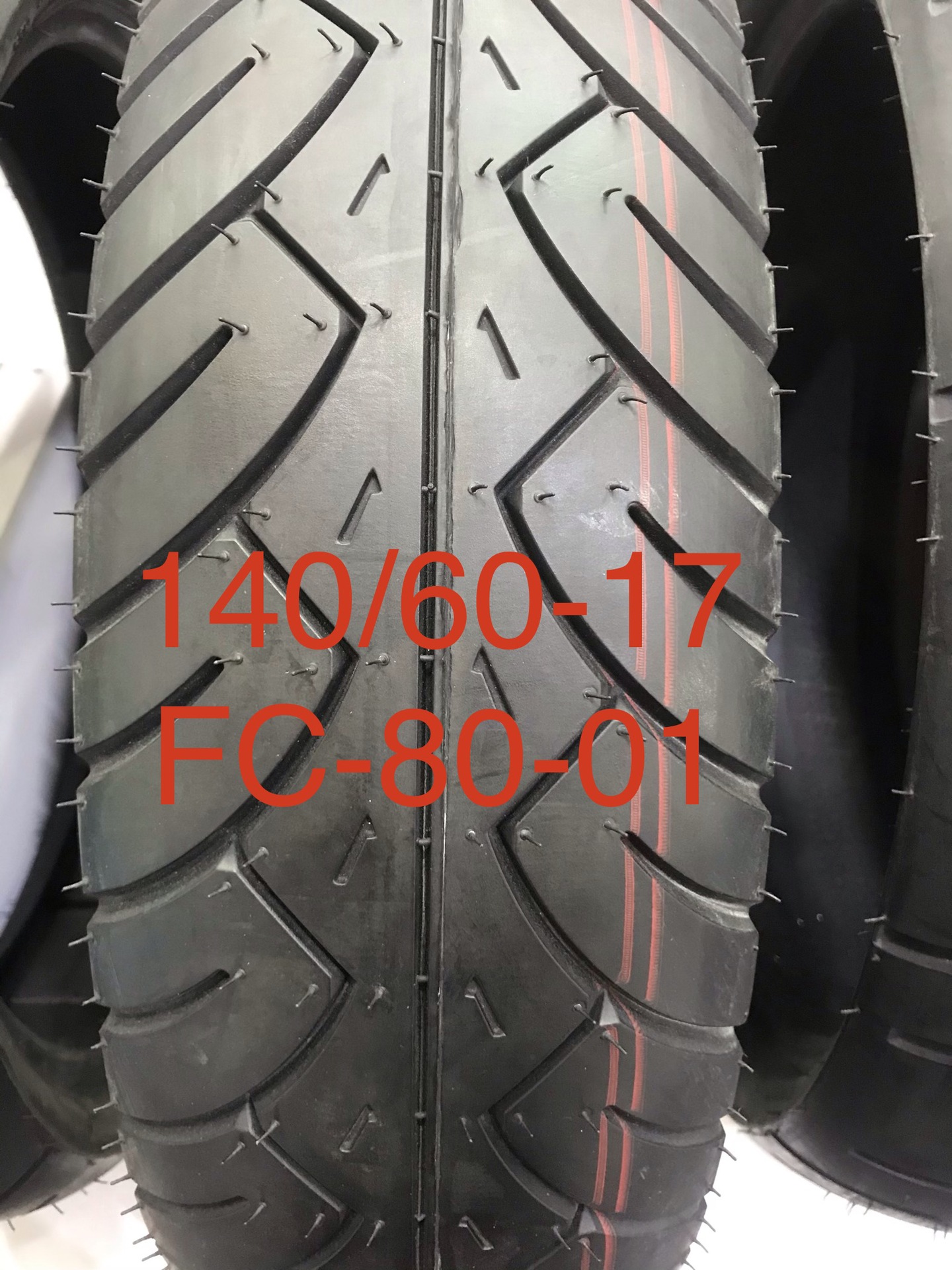 质量硬，源头工厂，摩托车轮胎170/70-15、140/60-17，120/70-14