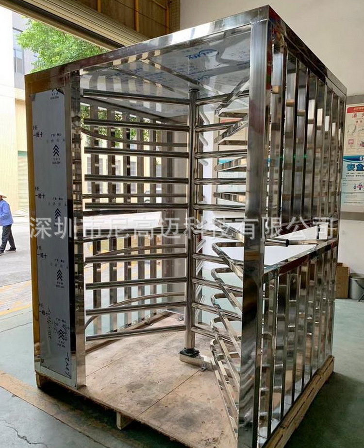 不锈钢手动辊闸门广州南站旅客出站口梳状全高单向门厂家生产转闸