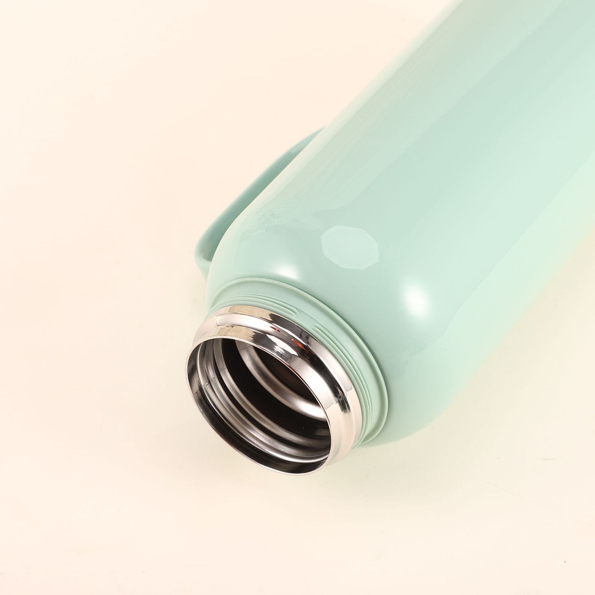 Gourde isotherme en inox avec affichage de la température_voghion.com