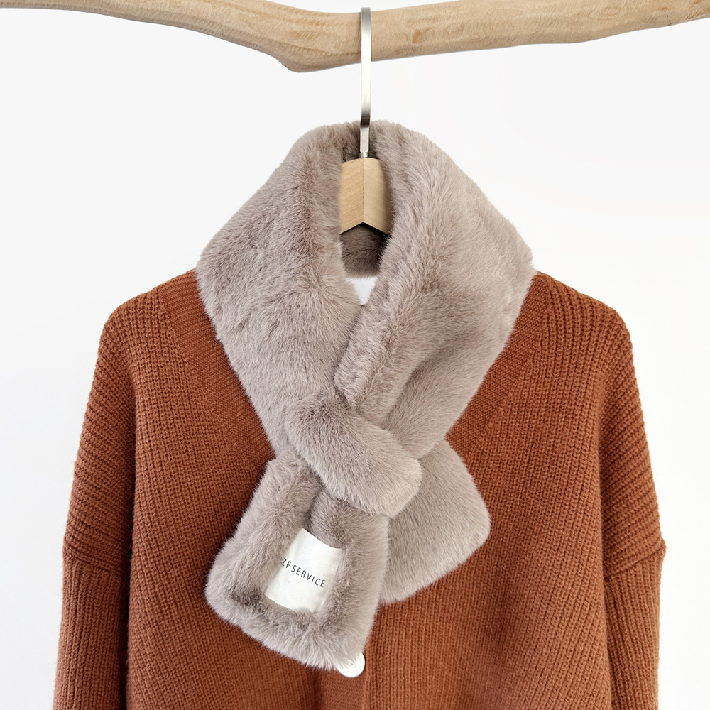 Sciarpa donna in peluche incrociata morbida e calda invernale_voghion.com