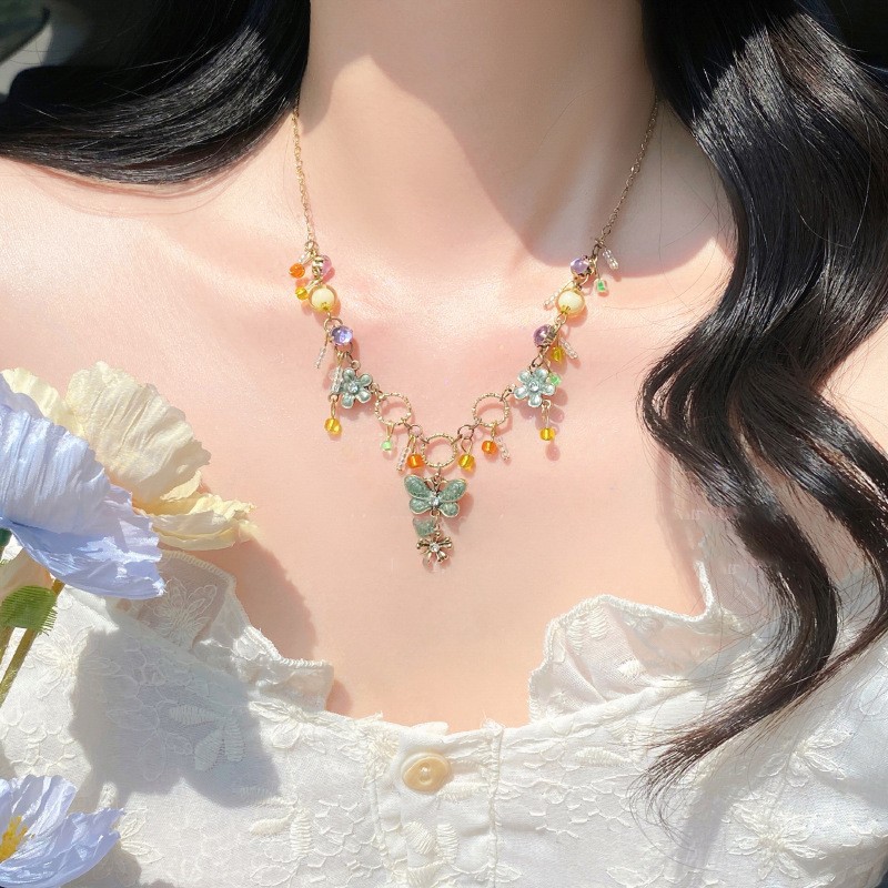 Collar con colgante de cuentas de estrella de color de verano, dulce femenino, pequeña cadena de clavícula fresca, estilo de vacaciones, collar de todo fósforo de nicho