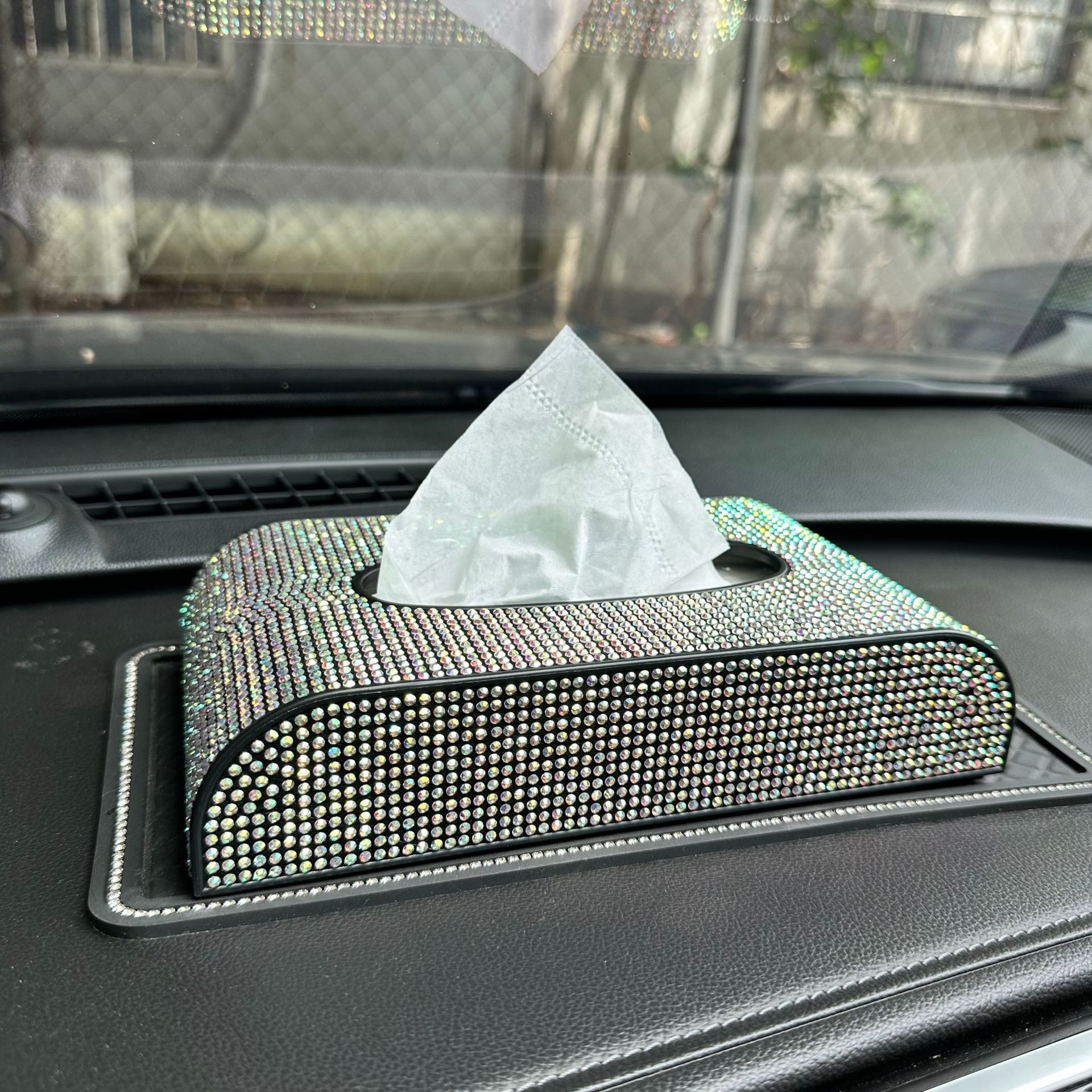 Diamond-Encrusted Car Tissue Box, Creative Car Interior Tissue Box, High-End Car Tissue Cover, Fashionable Decoration