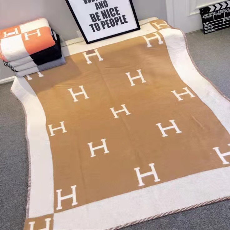 444Z批發H字母羊絨羊毛毯沙發客廳毯子午睡空調蓋毯h家辦公室單人