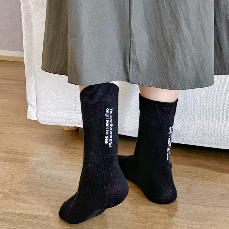中筒袜子女秋冬季棉纯色运动学生ins潮外穿配鲨鱼裤的堆堆长袜子