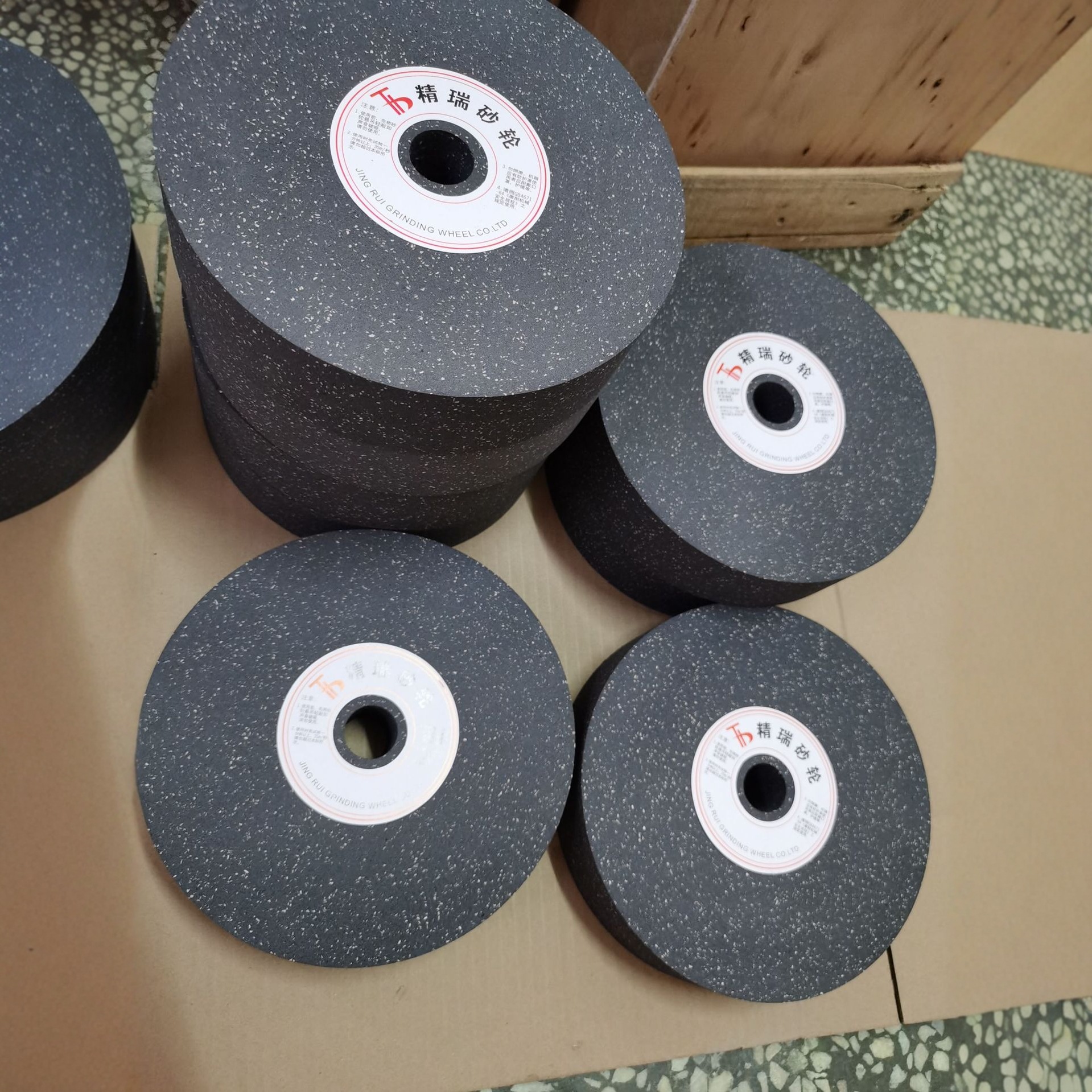 不锈钢镜面抛光砂轮，海绵橡胶达镜面抛光轮，干磨毛边披锋砂轮