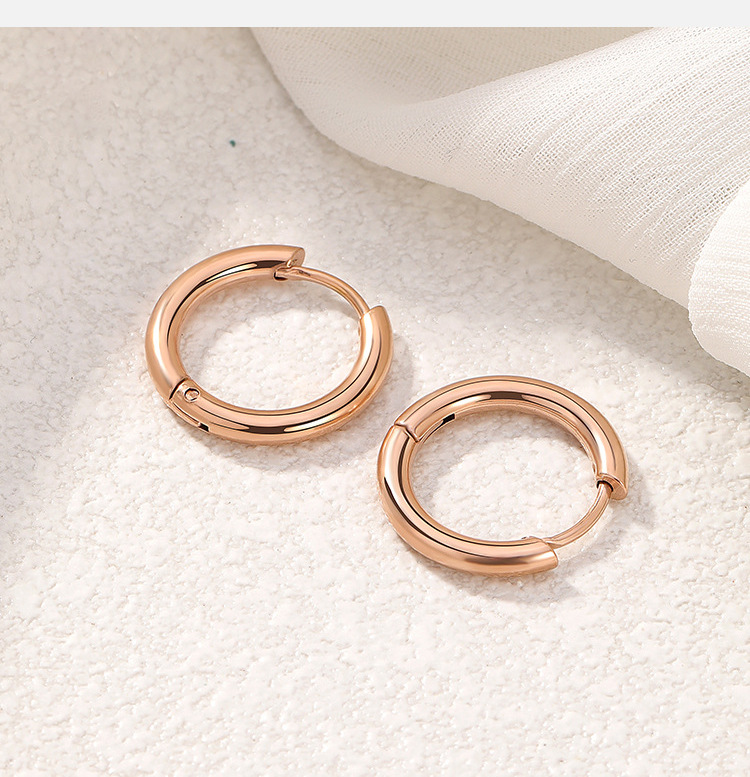 1 Piece Fashion Round Polishing Titanium Steel Hoop Earrings display picture 2