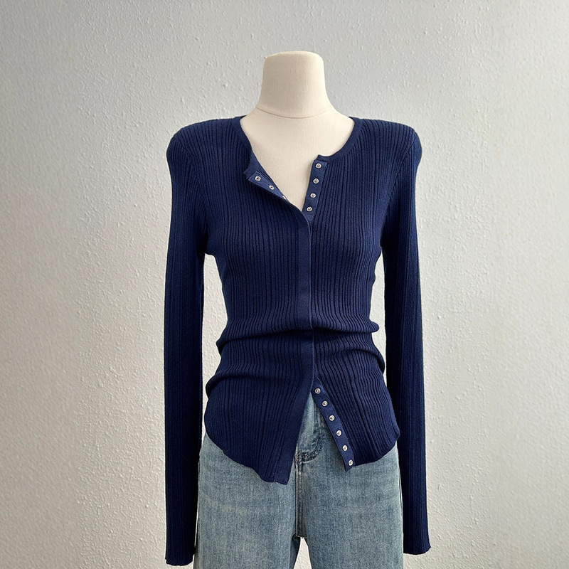 High-End Knitted Long-Sleeved T-Shirt for Women in Autum, Fashionable, Slim and Versatile Bottoming Shirt, Unique Cardigan Top