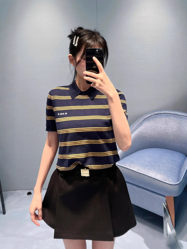 Miu's High-End Version of the New Spring and Summer Fashion Versatile Casual Loose Striped Short-Sleeve Collared Knit Top for Women Miu's High-End Version of the New Spring and Summer Fashion Versatile Casual Loose Striped Short-Sleeve Collared Knit Top for Women