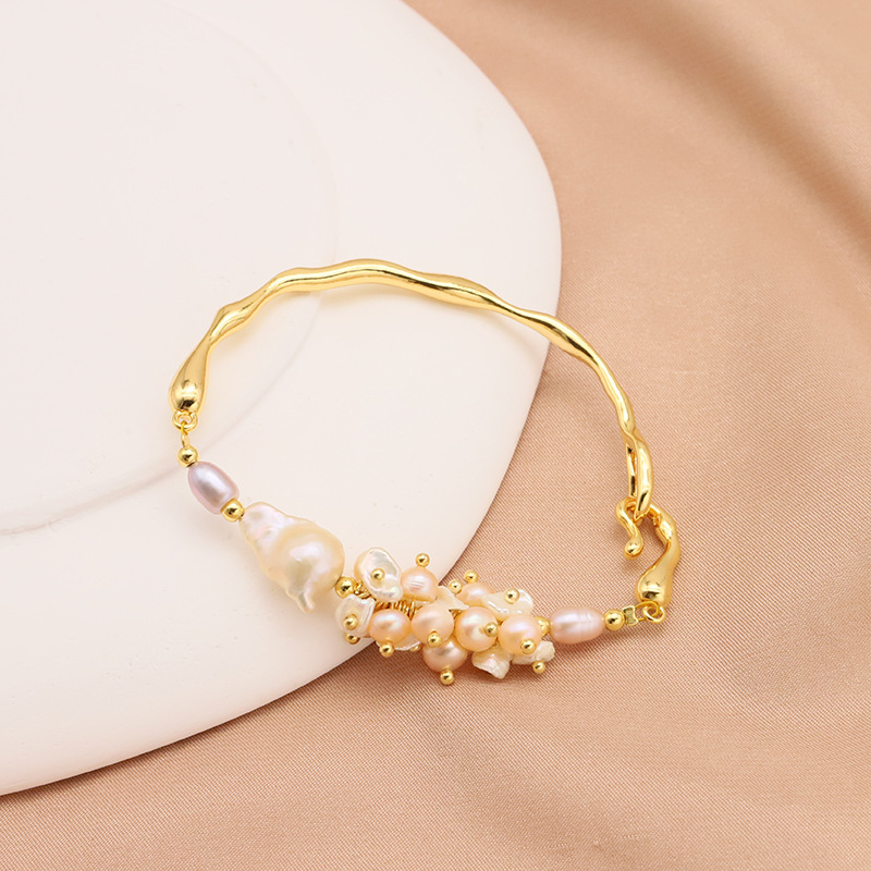 Pulseras de perlas de agua dulce ligeras de lujo natural nicho de alto nivel temperamento pulseras de oro 18k fábrica de joyas de oro al por mayor mujeres