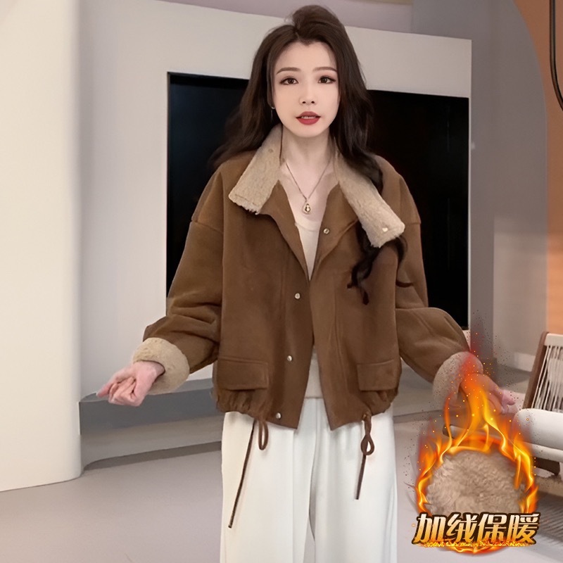 美ラードの短いモデルの子羊の毛と絨毛のコートの2024秋冬の洋風の復古の厚い小さい背は上着の女性を着ます。|undefined