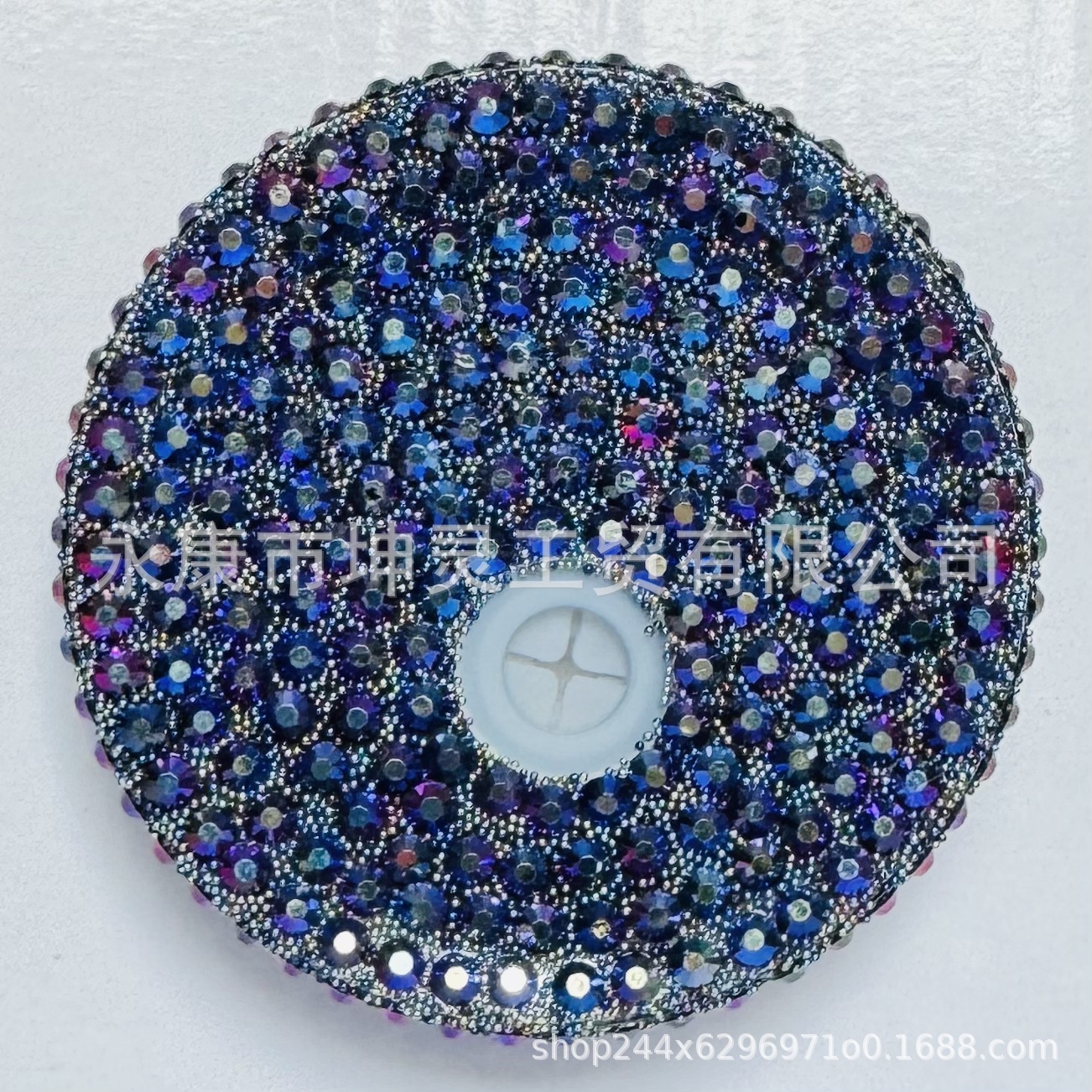 검정색과 파란색의 다채로운