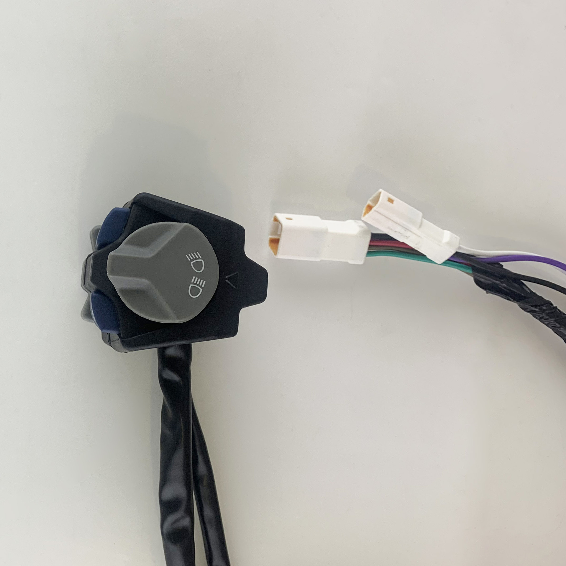 Universal Motorcycle Modification Accessories Original High and Low Beam Switch Flameout Horn Direction Left and Right Light Buttons