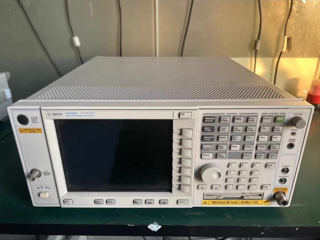 租售回收安捷伦E4440A频谱分析仪3Hz-26.5GHz是德E4445A E4443A