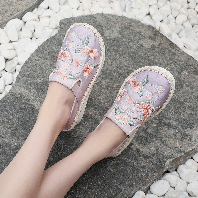 Exquisite Palace Embroider, Ancient Style, Literary Style, Ancient Han Dynasty Cloth Shoes, Mori Girl Silks and Satins Embroidered Butterfly Elegant Girls' Shoes
