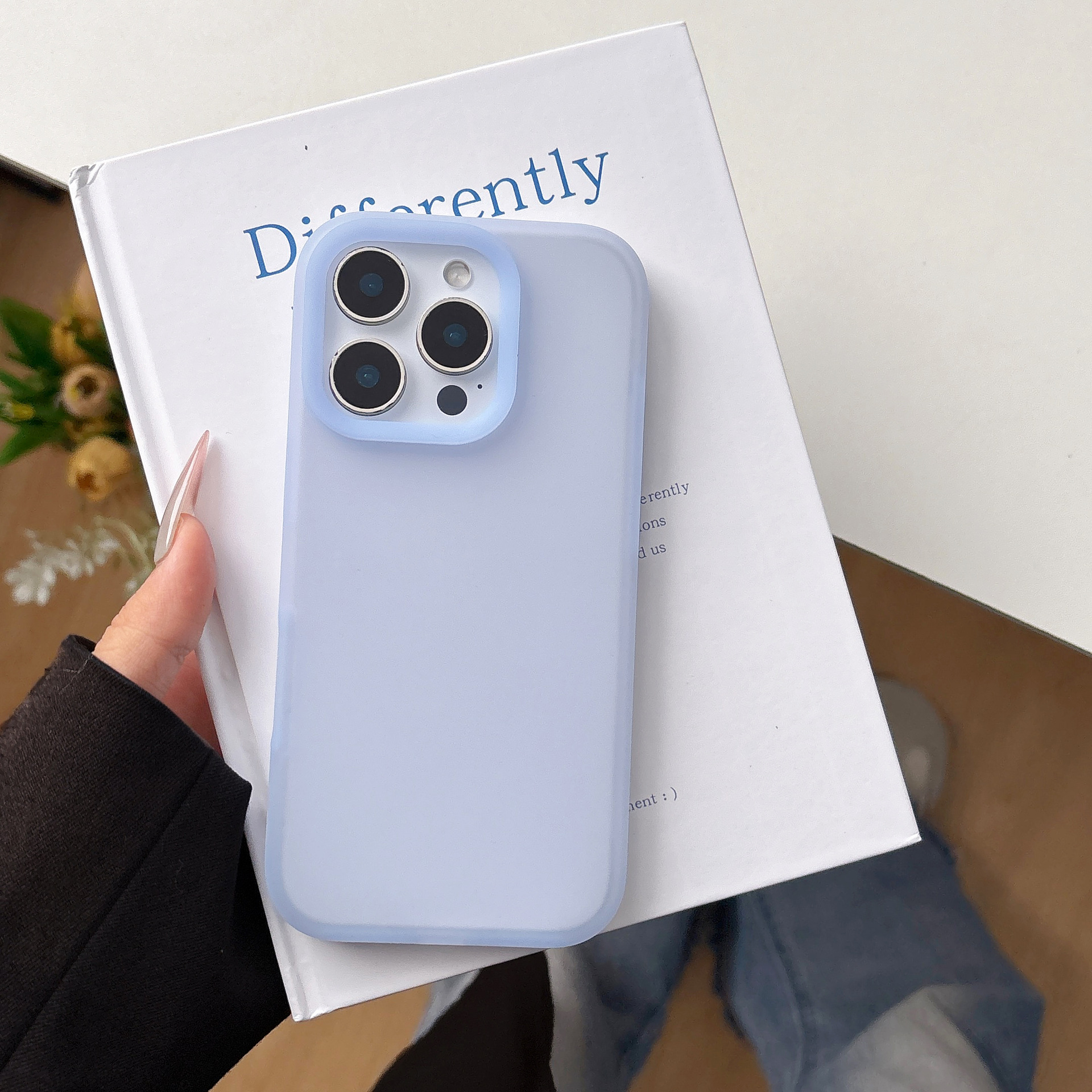 Simple color puro sentido de la piel gelatina color puro iPhone16ProMax funda para teléfono móvil 14 para Apple 15 pareja 13 suave