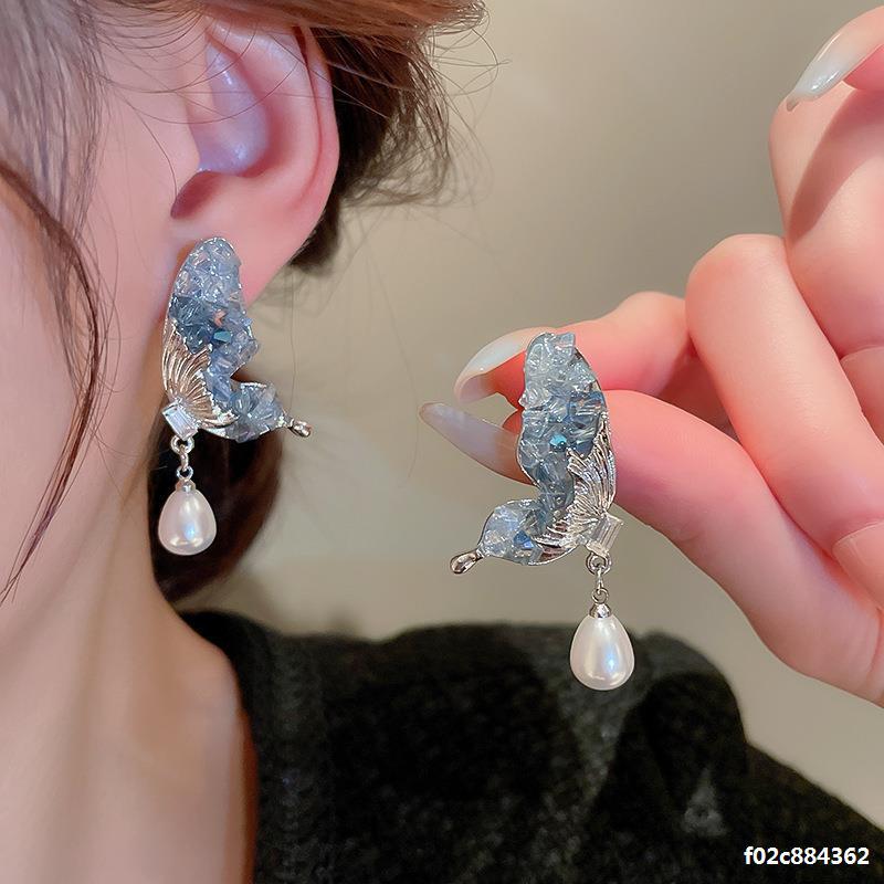 12g Weight Artificial Diamond, Crystal Inlay Material Earrings Classification 1 Pair Quantity Holiday, Daily Occasion Artificial Crystal Material Gold Plated Plating Heart Shape, Flower Pattern Women's Gender Plating, Inlay Design Sweet Style 1 Pair Sweet Heart Shape Flower Plating Inlay Artificial Crystal Artificial Diamond Crystal Gold Plated Earrings 8