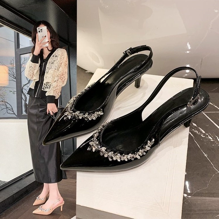 Вечерние босоножки с открытым носком и стразами в стиле фэн-шуй для женщин, лето 2025, новые лакированные туфли на шпильке с острым носком, элегантные открытые туфли на высоком каблуке.