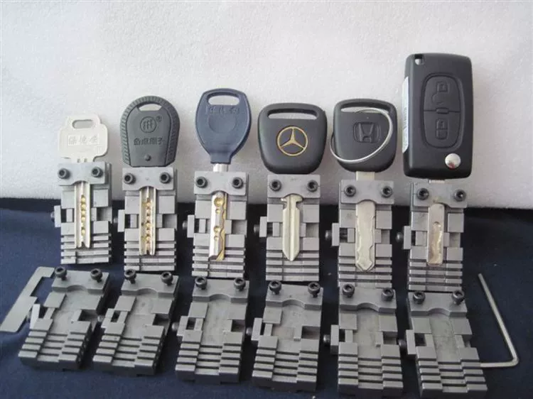 Universal car keys for keys