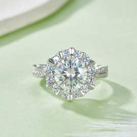 S925银镀18K白金圆形莫桑钻女戒8.0mm/2.0CT