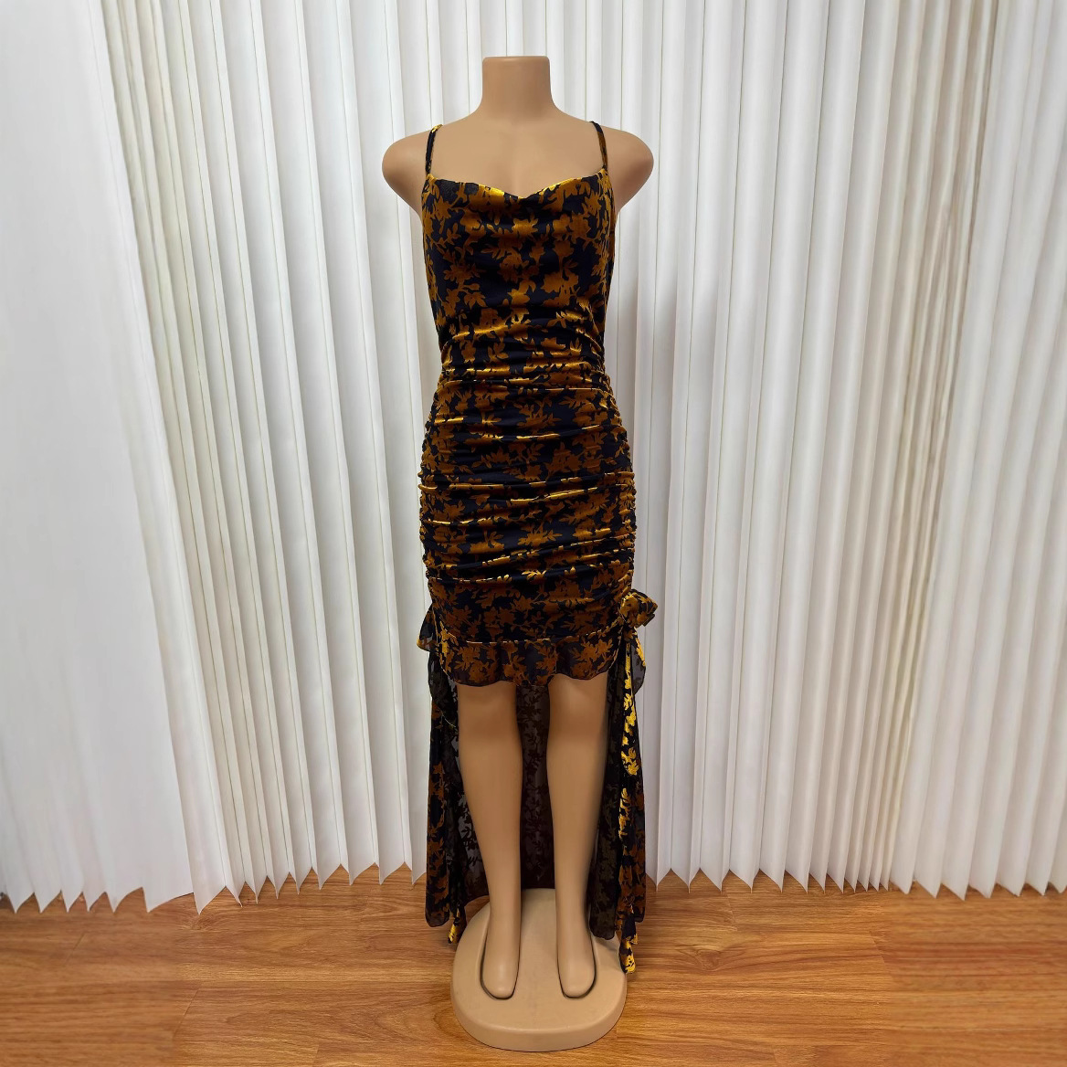 Women's Sexy Exposed Strap Low Cut Backpack Dress Hip Pleated Irregular New Style_ecoleips.com