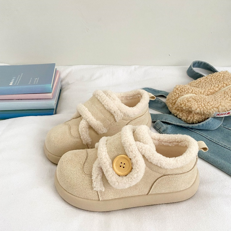 Zapatos de invierno de mujeres calientes y antideslizantes con velcro de estilo universal 2025 nuevos zapatos de altura baja con botas de nieve de lana gruesas
