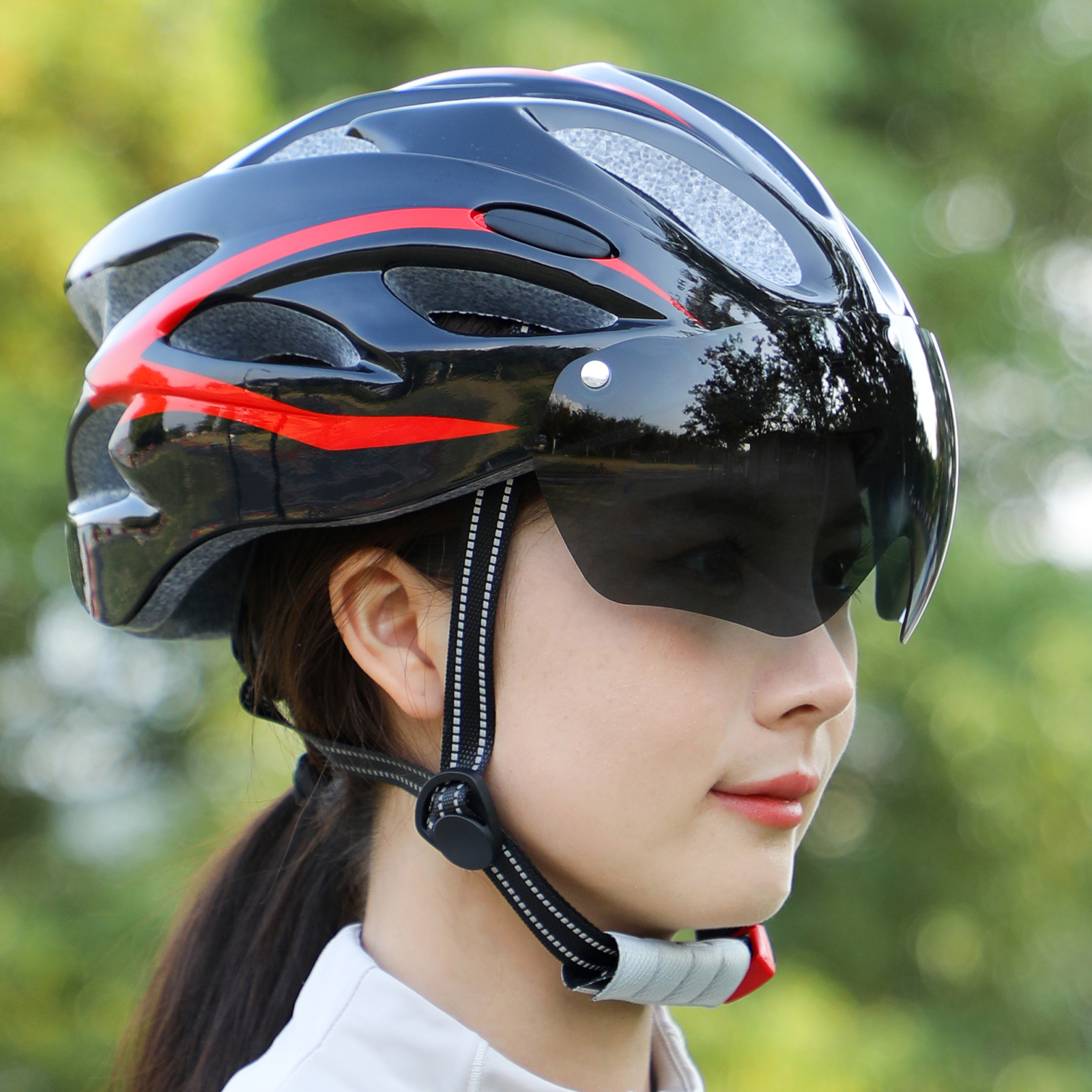 Nuevo estándar nacional casco de montar con luz trasera recargable luminoso Mountain Road bicicleta casco hombres casco equipo