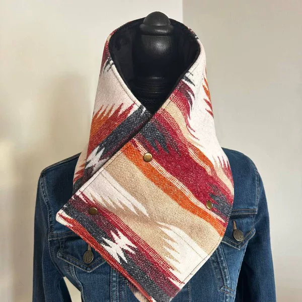 European and American Cross-border 2024 Independent Station Western-style Printed Women's Four-button Silver Fox Velvet Warm Skin-friendly Scarf