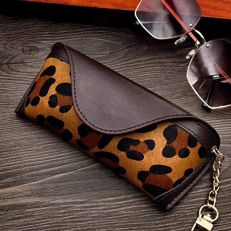 New Men's and Women's Anti-Pressure Glasses Bag Leopard Print Horse Hair Portable Glasses Storage Bag Myopia Glasses Case Sunglasses New Men's and Women's Anti-Pressure Glasses Bag Leopard Print Horse Hair Portable Glasses Storage Bag Myopia Glasses Case Sunglasses