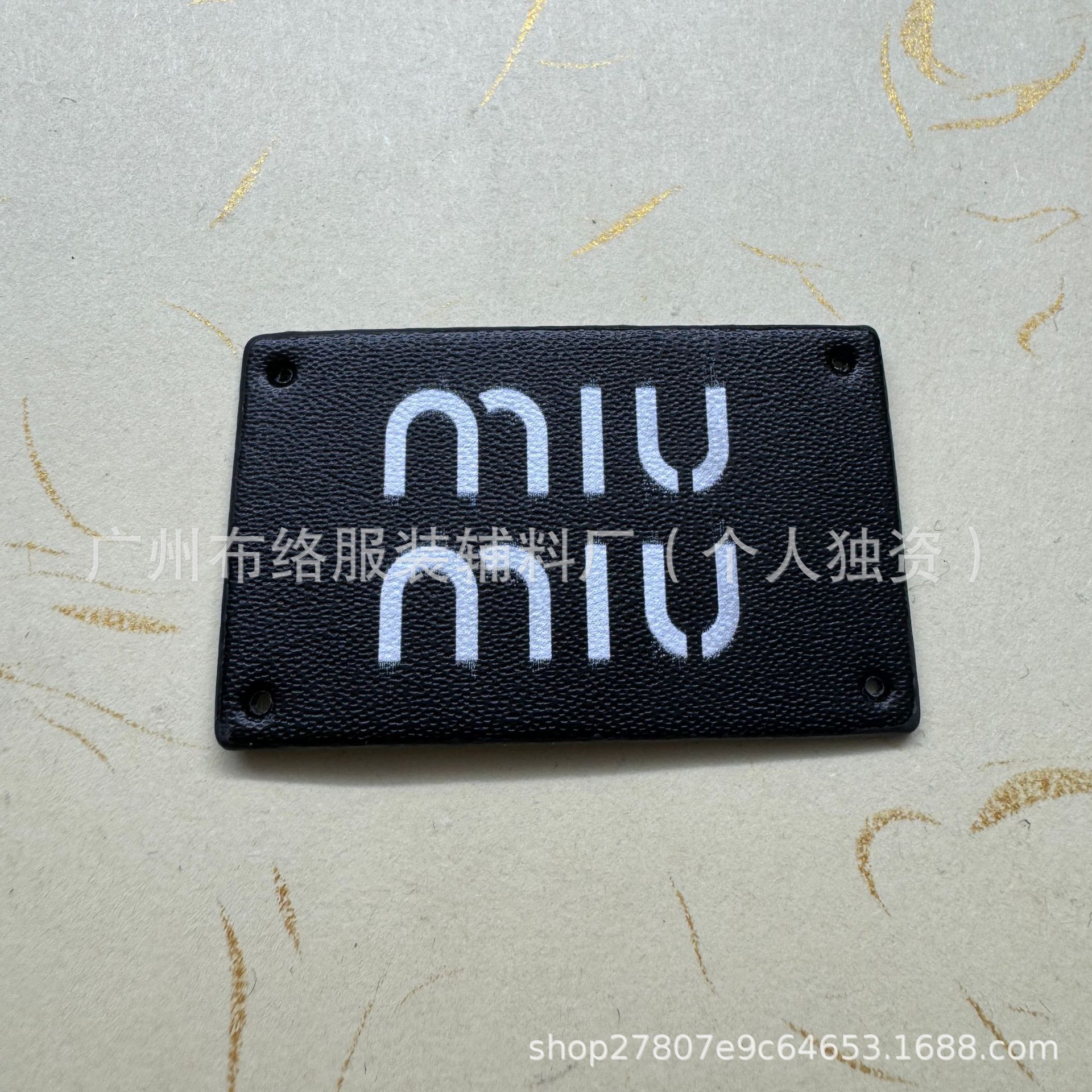 New P home alo home miumiu home four-hole oil edge leather label hat…