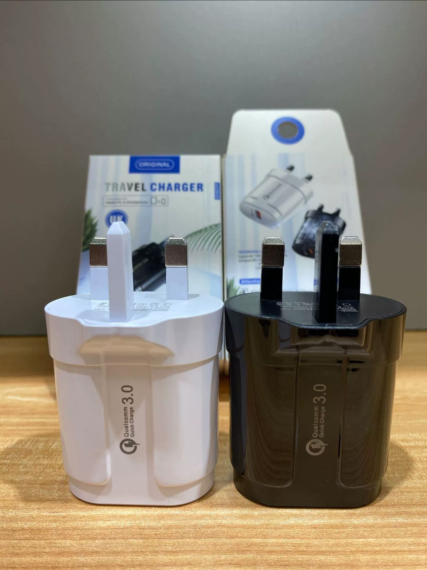 QC3.018W Европейский/Британский/Американский/Индийский/соответствующий зарядник 1 USB тройной-ножка настенный прямой зарядки быстрая зарядка головка