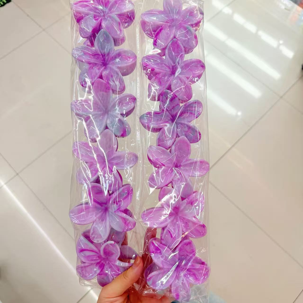 Europa y los Estados Unidos explotaron 8CM huevo flores clip de cabello de alta calidad para mujeres agarrar el cabello de tiburón color caramelo transfronterizo agarrar clip de cabello