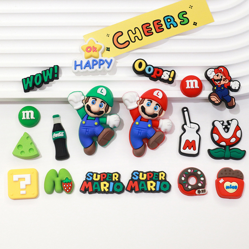 Zapatos grandes con agujeros Mario accesorios de bricolaje zapatos de dibujos animados flor decoración de pegamento suave carcasa del teléfono móvil taza de agua pegatinas de joyería creativa