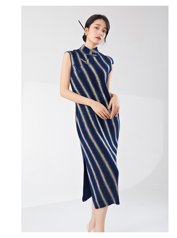 New Chinese-style Improved Version Of Women's Cheongsam Dress, New High-end Striped Elegant Split Dress By Issey Miyake_ecoleips.com