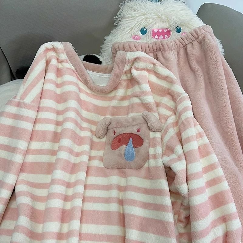 산호 양털 잠옷 여성의 가을과 겨울 기모 두꺼운 학생 실 스타일 기숙사 귀여운 돼지 집 옷