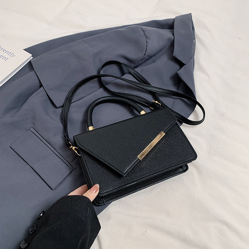 2024 otoño y invierno nuevo estilo versátil bolso de mano de este año popular retro nicho diseño mochila pequeña bolsa cuadrada