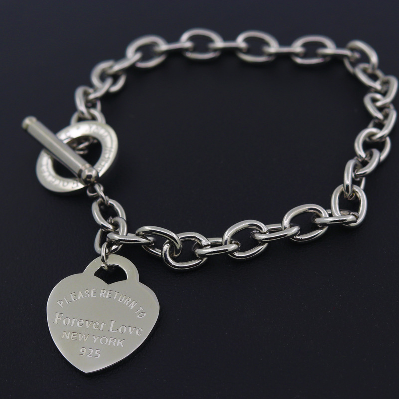 European and American classic engraved Forever Love bracelet for women, stainless steel gold-colored women's jewelry, lover's gift European and American classic engraved Forever Love bracelet for women, stainless steel gold-colored women's jewelry, lover's gift