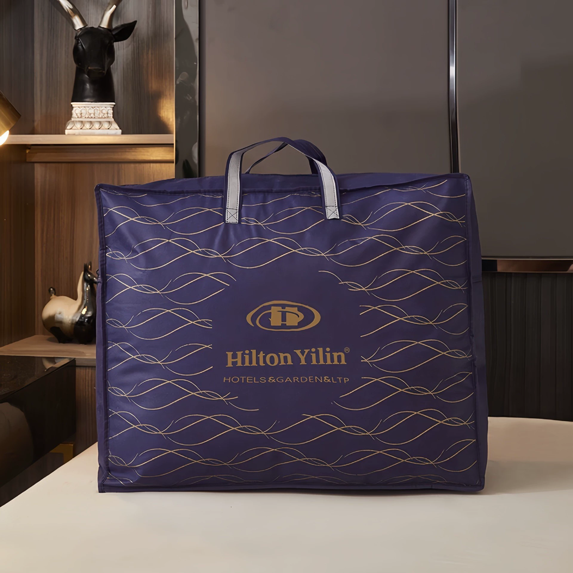 Hilton Hotel Velvet was imitated with goose velvet homestay seasons and was wholesale quilt by spring, autumn and winter,