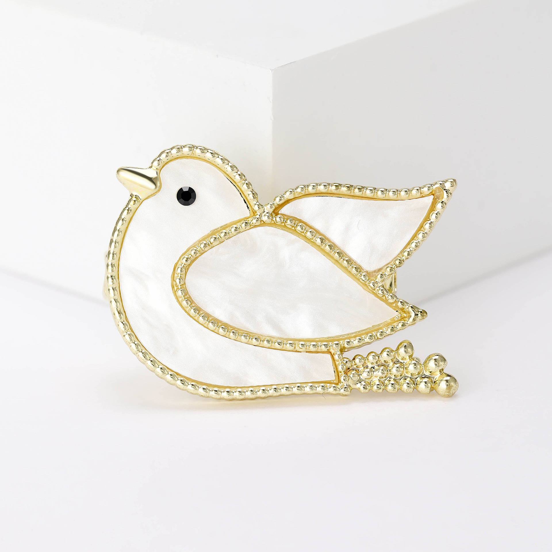 9g Weight Brooches Classification Daily, Tea Party Occasion Alloy Material Pigeon Pattern All Seasons Season Women's Gender Enamel Design Cute, Classic Style Style Cute Classic Style Pin Pigeon Alloy Enamel Women's Brooches 3