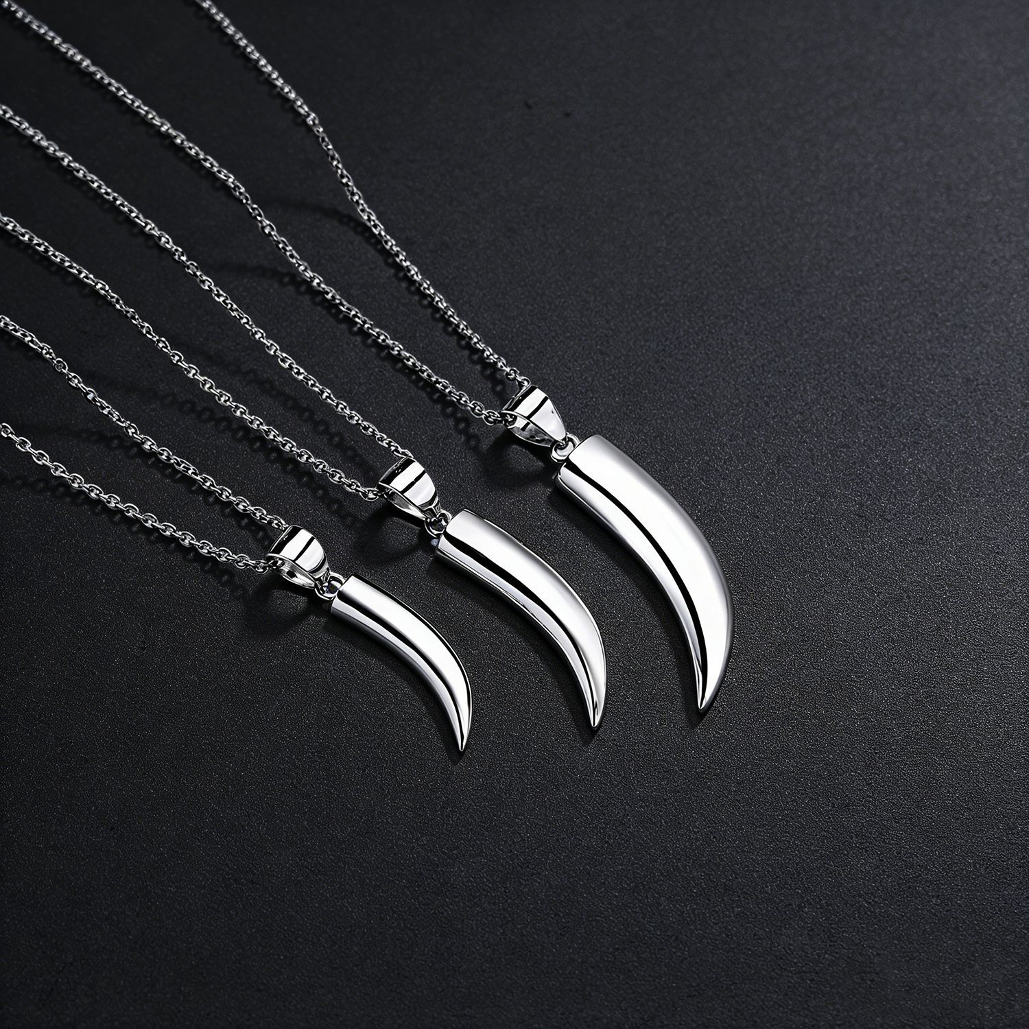 925 plata esterlina colgante en forma de luna mujer Europa y América cruzada retro simple de alto nivel sensación colgante crescente cadena clavícula