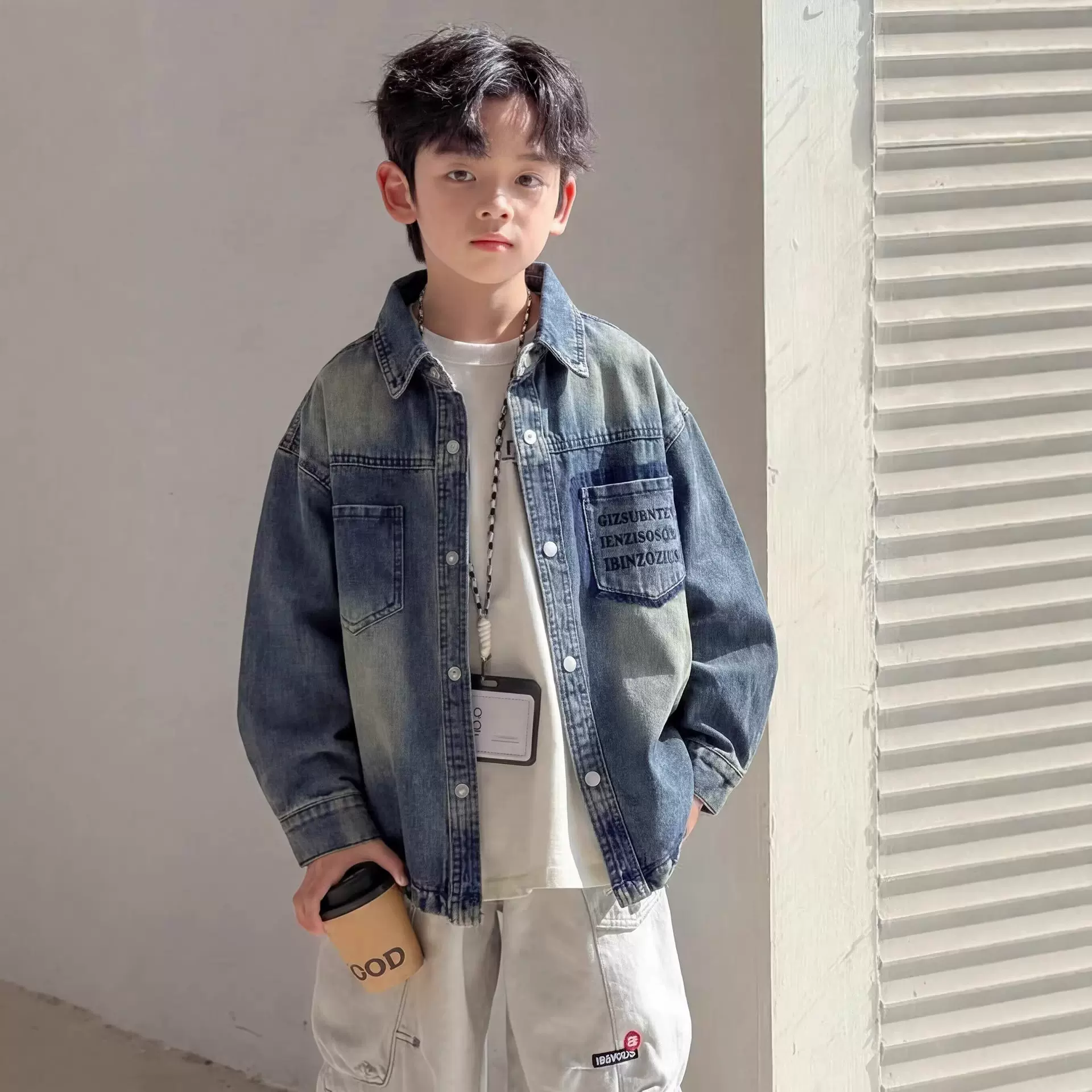 男童牛仔外套春秋款2026新款中大儿童春装炸街男孩帅气春季上衣潮
