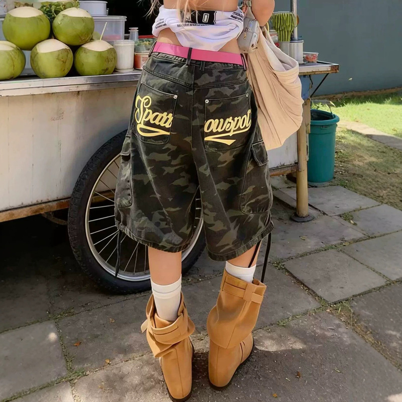 American Retro Camouflage Letter Print Shorts for Men and Women, Summer Hip-Hop Loose Drawstring Pocket Denim Shorts