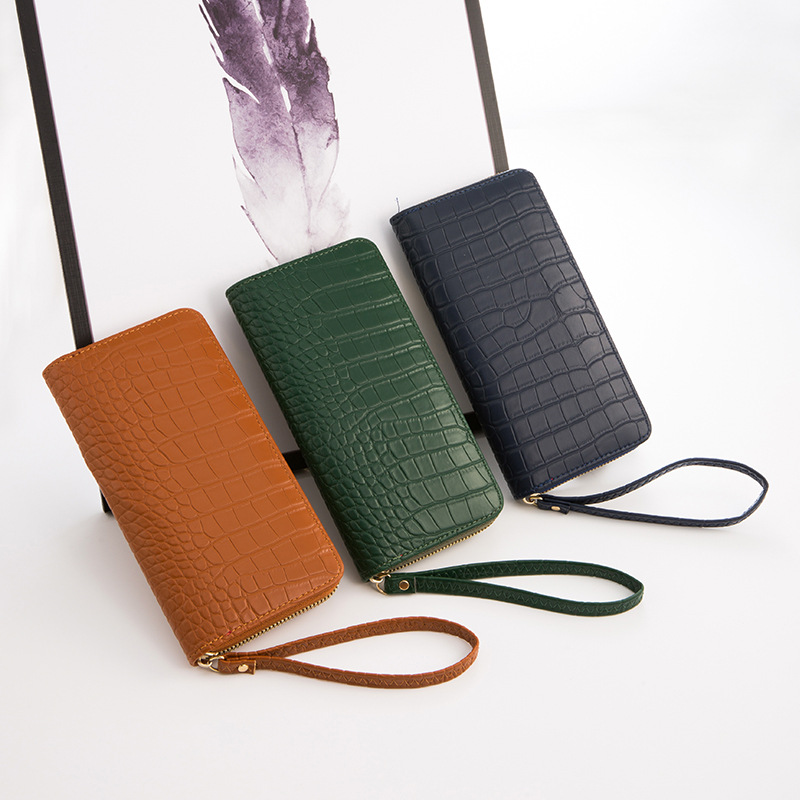 Wholesale New Ladies Long Wallet European And American Style Crocodile Pattern Wallet display picture 1