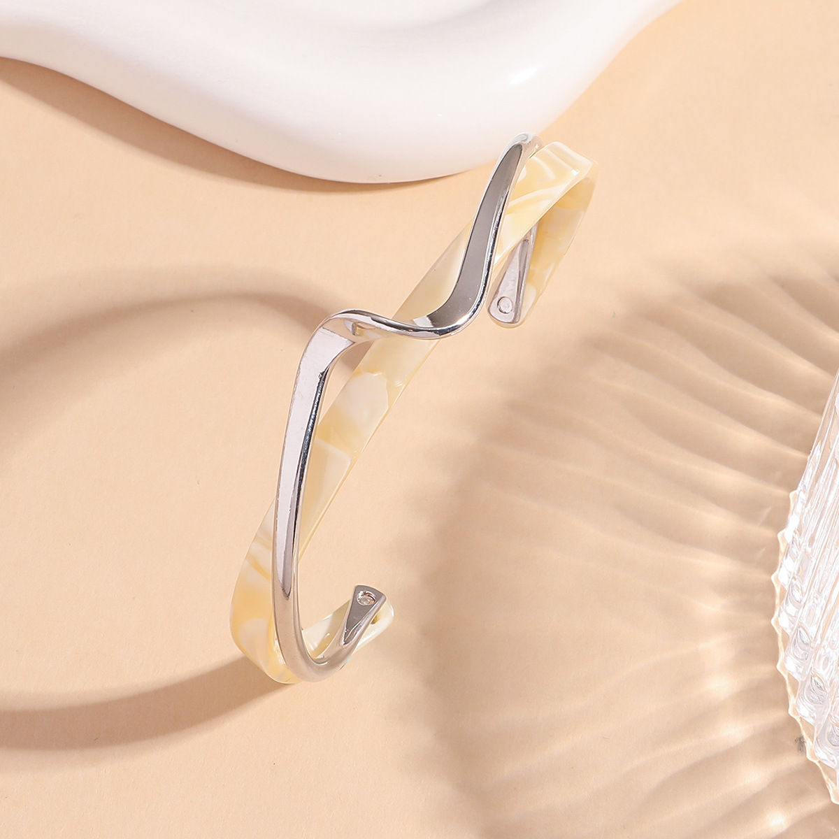 Europa y los Estados Unidos explotaron transfronterizos alta sensación de brazalete de geometría de zircón universal ligero de lujo nicho sensación de diseño pulsera joyería al por mayor