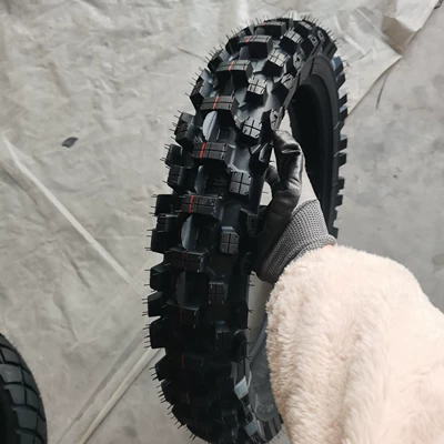 Yolsuzluq şinləri Off-Road Motorcycle Tire
