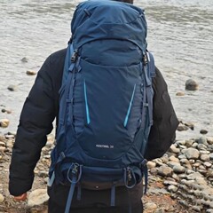 大容量 户外运动登山包 男女 徒步旅行背包 38l 青岛老王小鹰包