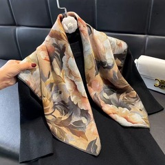 新商品の70のスカーフの両面の2色のシルクタオルの女性の軽くて豪華な高級感のショールの百合のマフラーの薄いタイプの洋気のマフラー