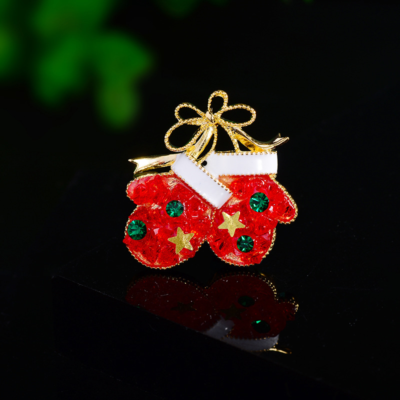 クリスマスのブローチのピンのエナメルの杖の雪の日の小さいプレゼントはセーターのカーディガンのマフラーを飾っています。