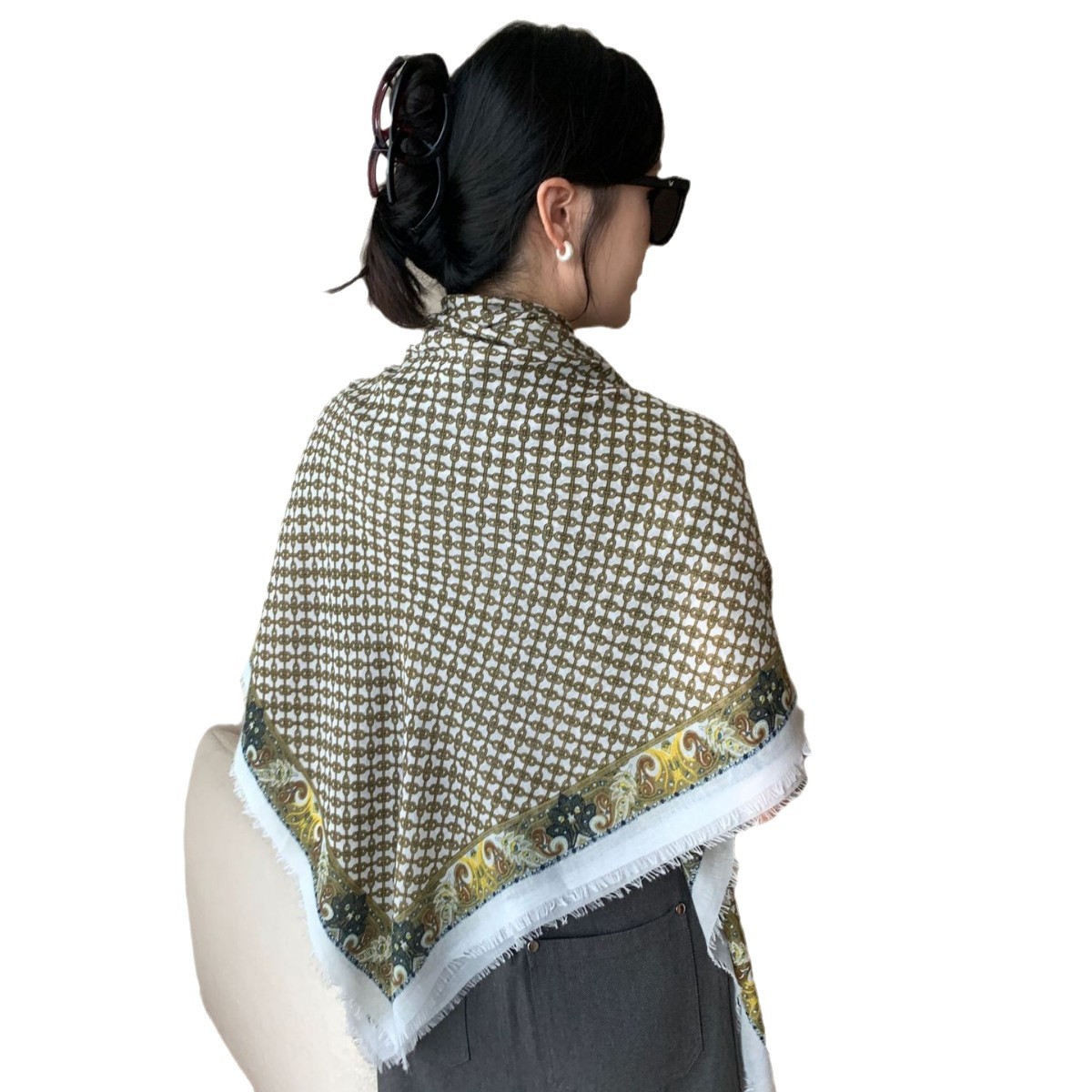 Moda retrógrada remoción de peluche toallas grandes para mujeres 2024 otoño venta caliente algodón y lino tela de mano bufandas de seda solar